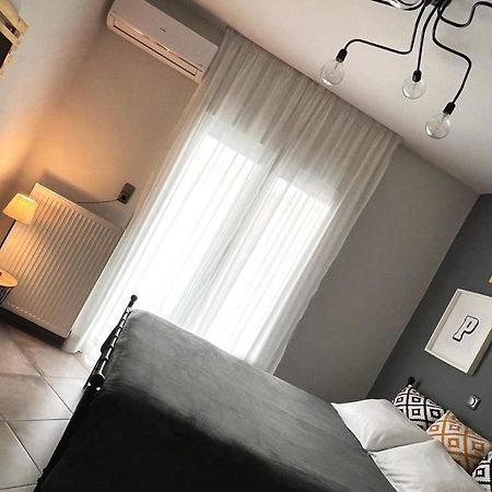 48 Downtown Lofts Lägenhet Néa Péramos Exteriör bild
