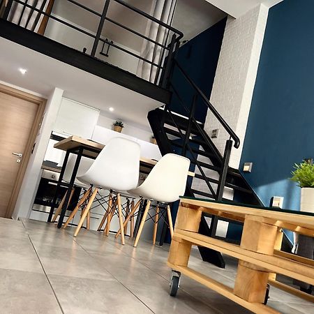 48 Downtown Lofts Lägenhet Néa Péramos Exteriör bild