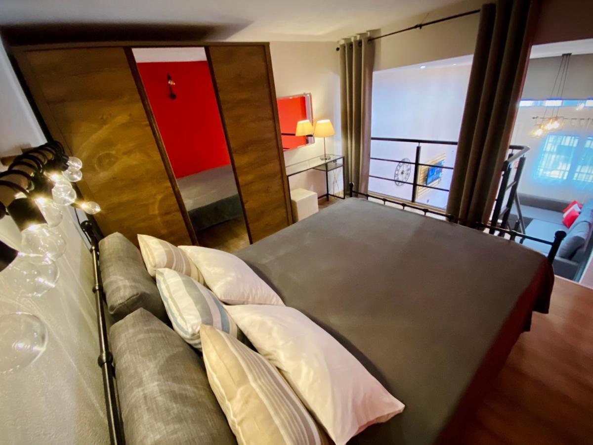 48 Downtown Lofts Lägenhet Néa Péramos Exteriör bild