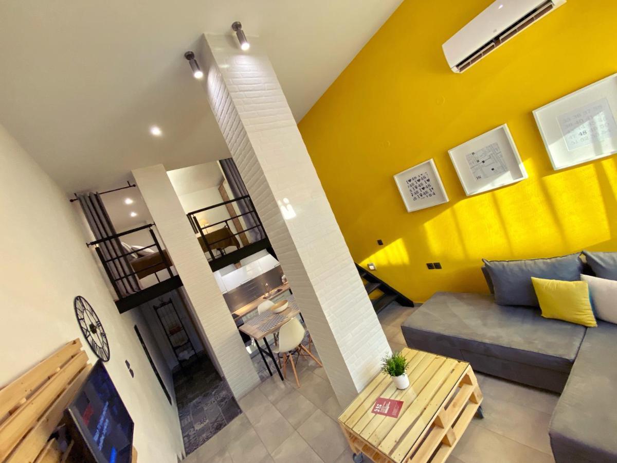 48 Downtown Lofts Lägenhet Néa Péramos Exteriör bild