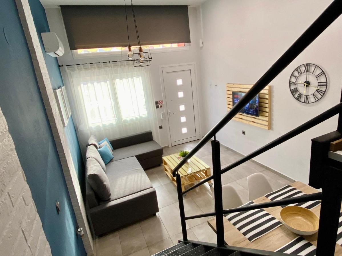 48 Downtown Lofts Lägenhet Néa Péramos Exteriör bild