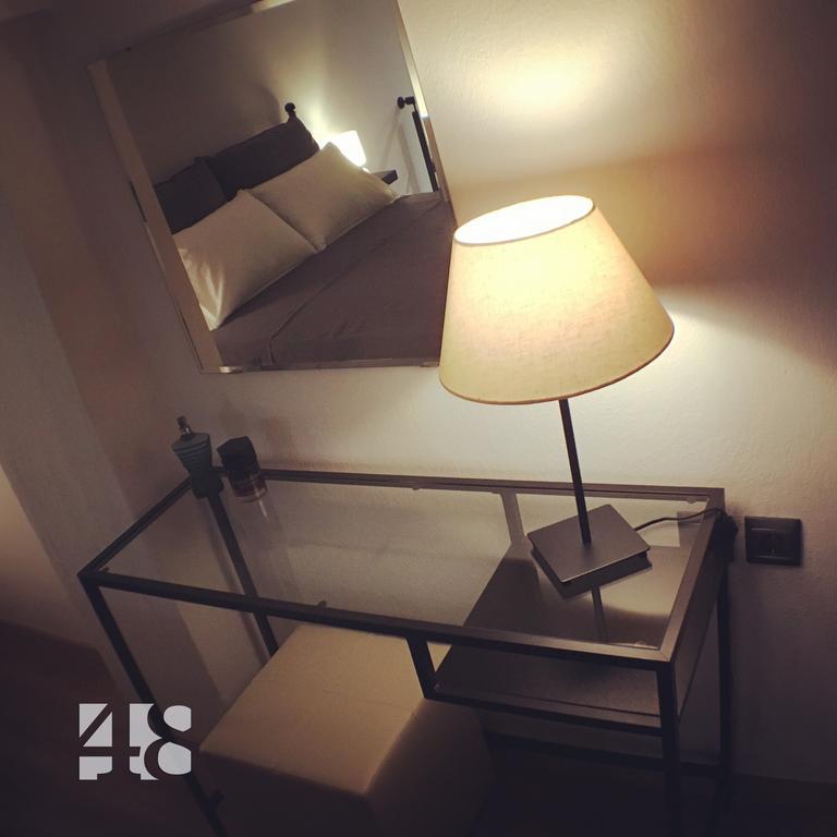 48 Downtown Lofts Lägenhet Néa Péramos Exteriör bild