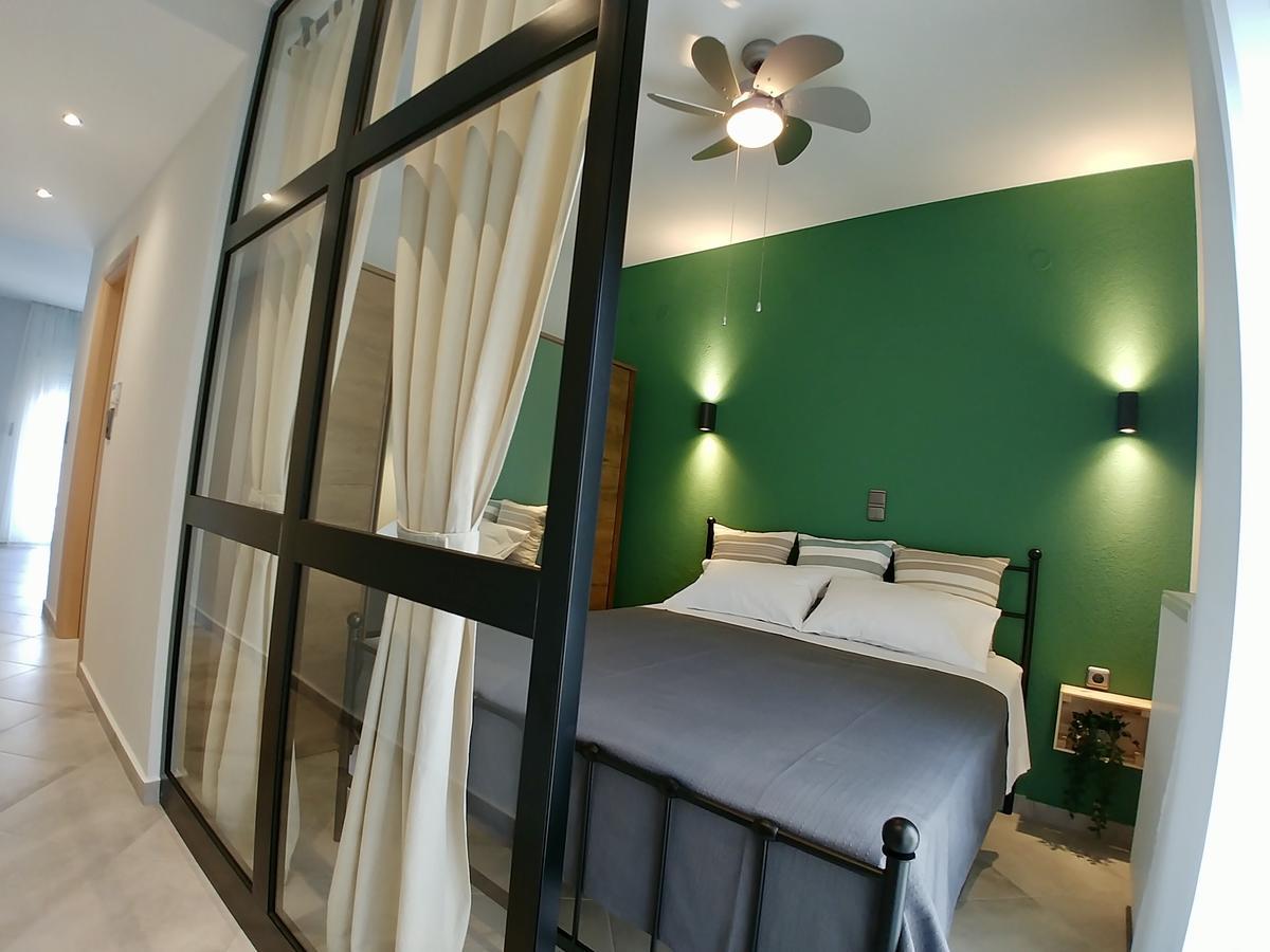 48 Downtown Lofts Lägenhet Néa Péramos Exteriör bild