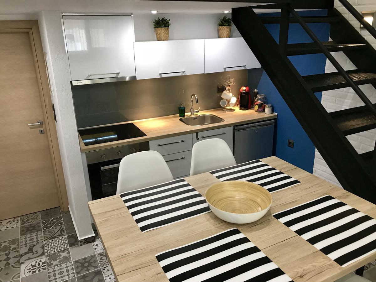 48 Downtown Lofts Lägenhet Néa Péramos Exteriör bild