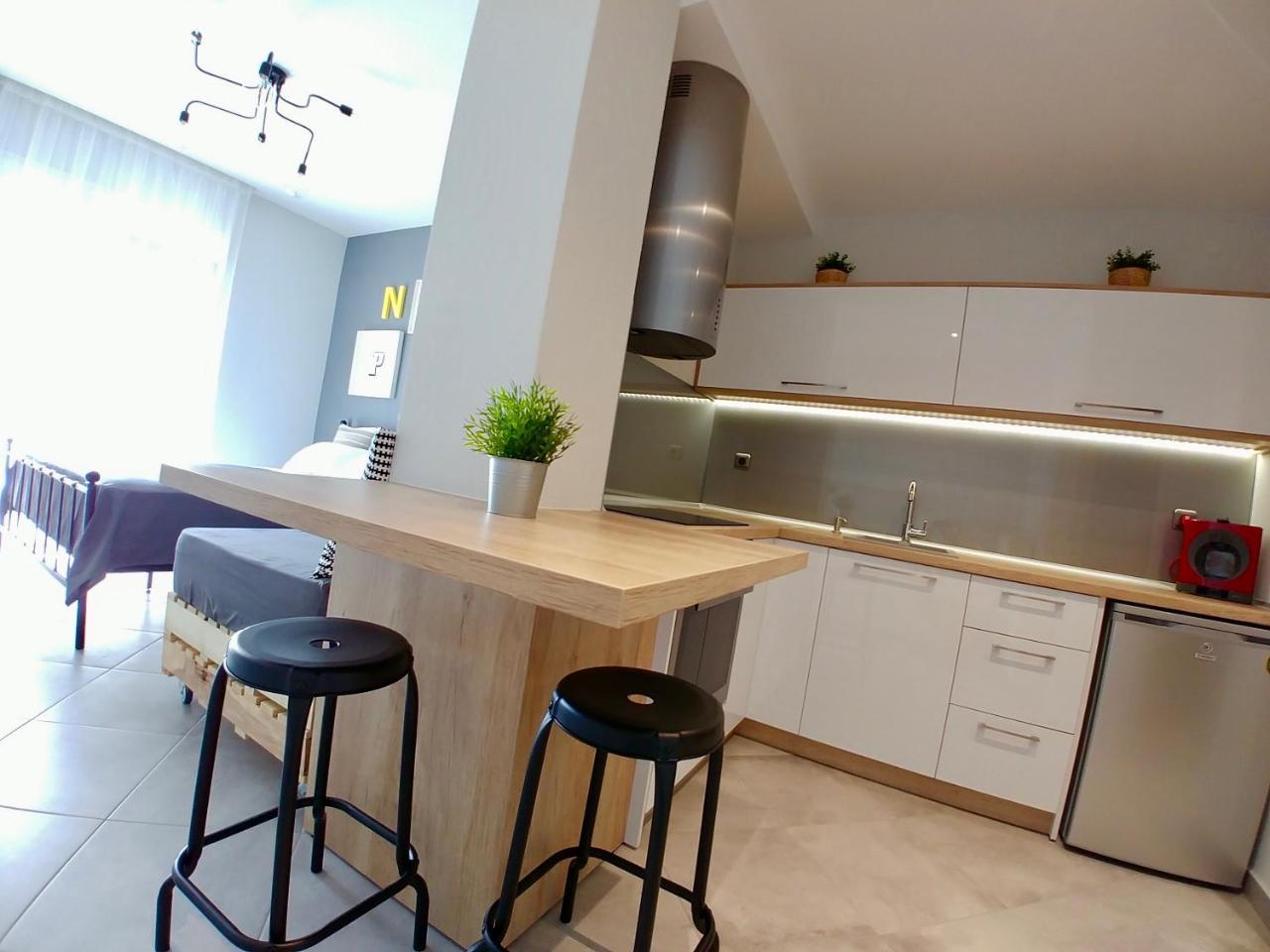 48 Downtown Lofts Lägenhet Néa Péramos Exteriör bild